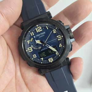 카시오 프로트렉 PRW-6600Y-2CR 시계 팝니다