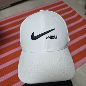 세탁완료) NIKE 나이키 볼캡 ! 화이트 & 블랙로고