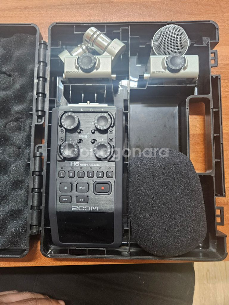 zoom h6 핸디레코더 판매합니다.--0