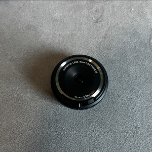 올림푸스 9mm f8 바디캡렌즈