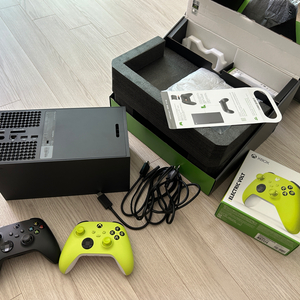 Xbox시리즈X 1TB, 컨트롤러2개