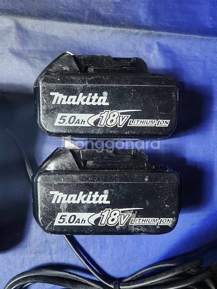 마끼다 18v 충전원형톱 DSS501 팝니다--2