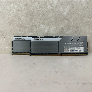 지스킬 RGB ddr4 3000 8기가 2개