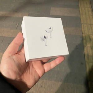 애플 에어팟프로2 미개봉 C타입 정품 팝니다.
