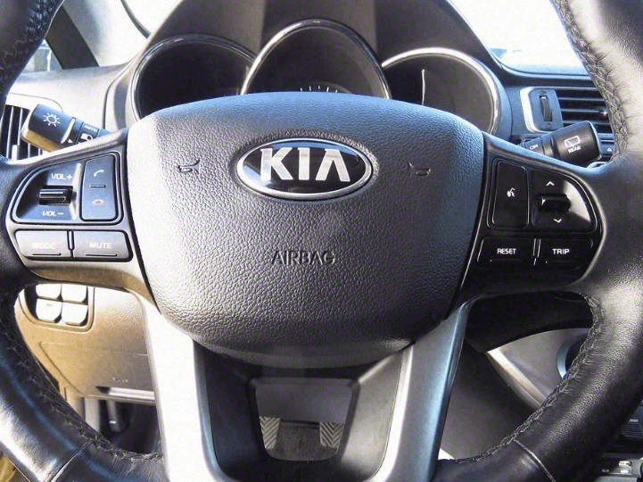 @16년 더 뉴 프라이드 5DR 1.4 디젤 럭셔리 이미지