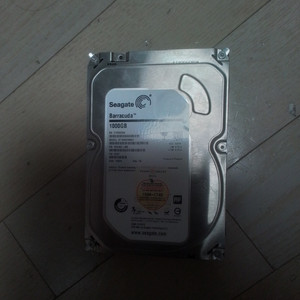3.5 HDD 1TB 에서 2.5 SSD로 교환받아요