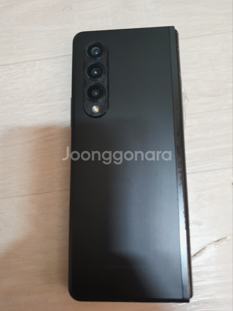 갤럭시폴드3 256기가 블랙색상 팝니다--2