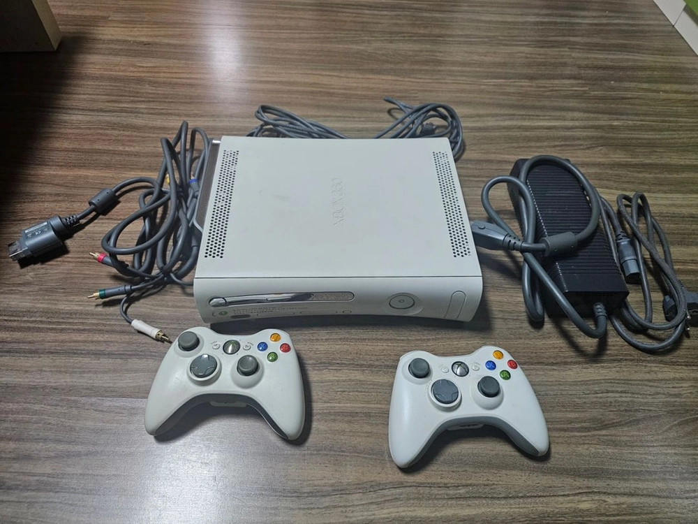 xbox360게임기 및 소프트 일괄 판매합니다. - 안심되는 중고거래