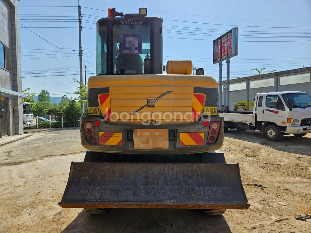 볼보 굴삭기EW60타이어식 소개합니다--3