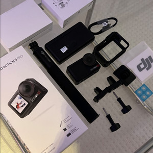 DJI 오즈모 액션5 프로 어드벤처 콤보