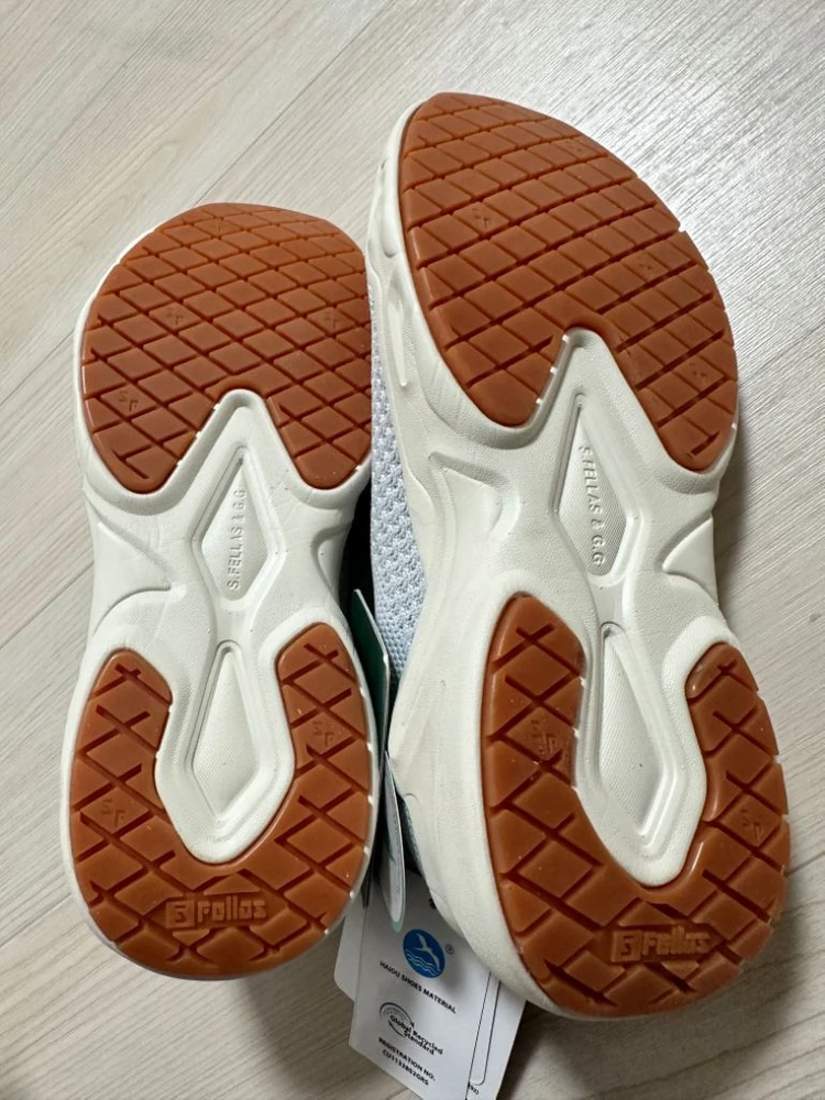 제네핏 운동화 러닝화 런닝 새신발 240 제뉴인그립 이미지