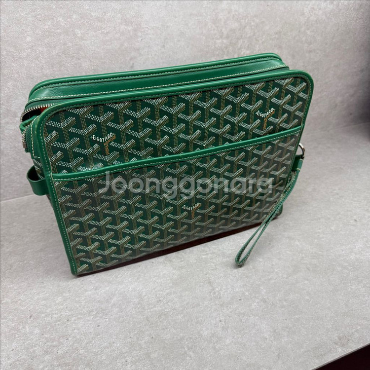 [키링포함,GM사이즈]고야드 쥬방스 그린 컬러 클러치--1