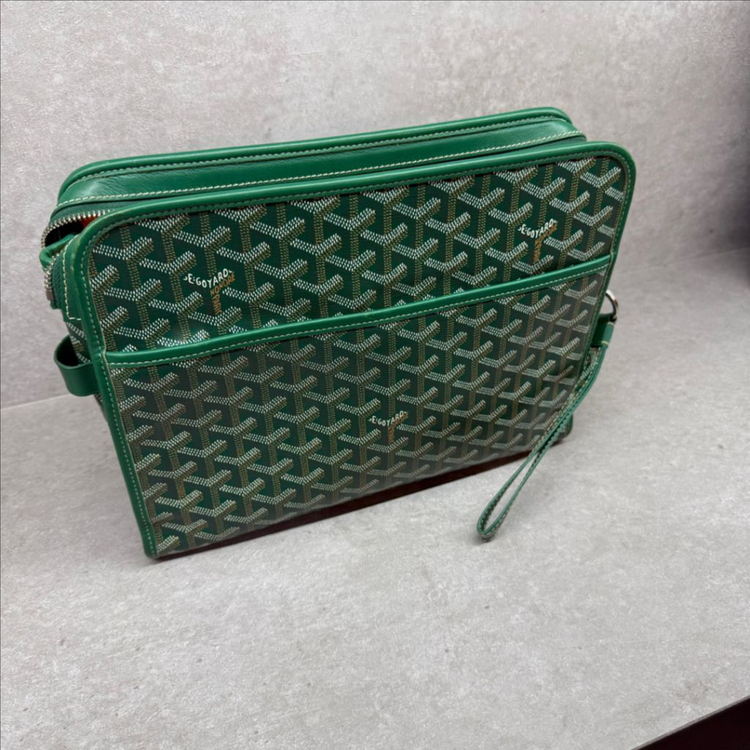 [키링포함,GM사이즈]고야드 쥬방스 그린 컬러 클러치--1