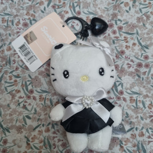 산리오 헬로키티 블랙하트 인형 키링 가방걸이
