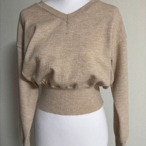 베이지 브이넥 니트