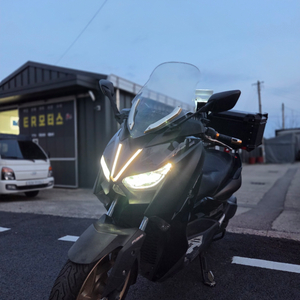 야마하 XMAX300