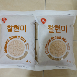 찰현미 4kg, 2개 팝니다.