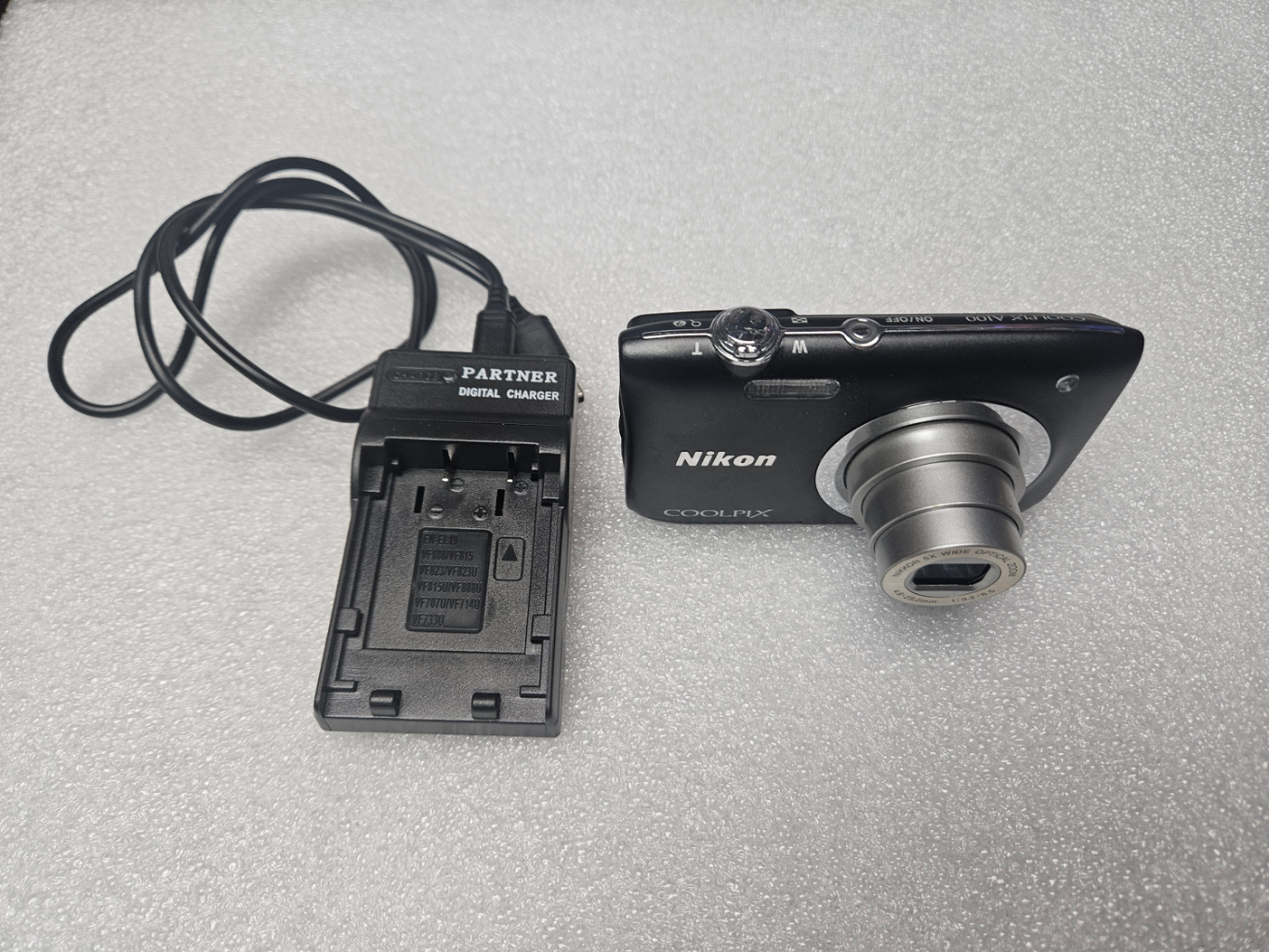 NIKON 디카 COOLPIX A100 입니다