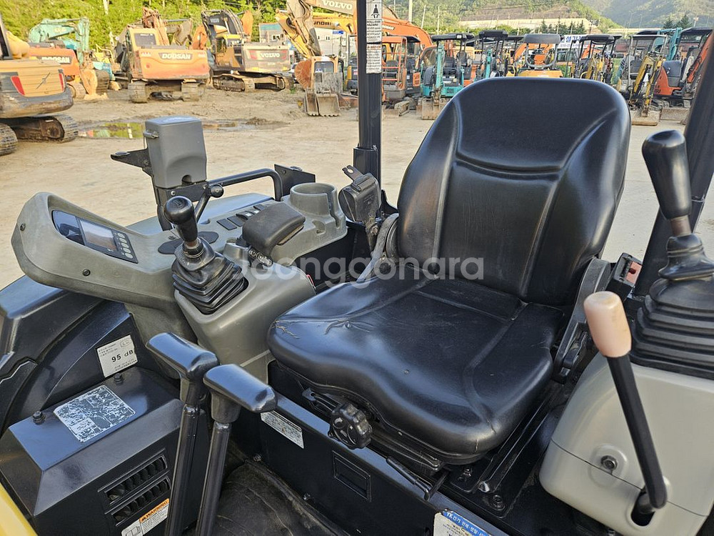 얀마 3.5톤 VIO35 2019년 신품트랙 코집 버3--8