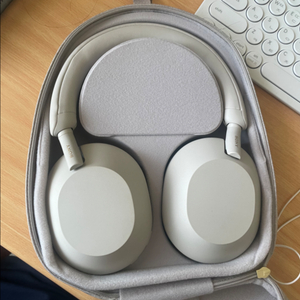 소니 WH-1000XM5 헤드폰