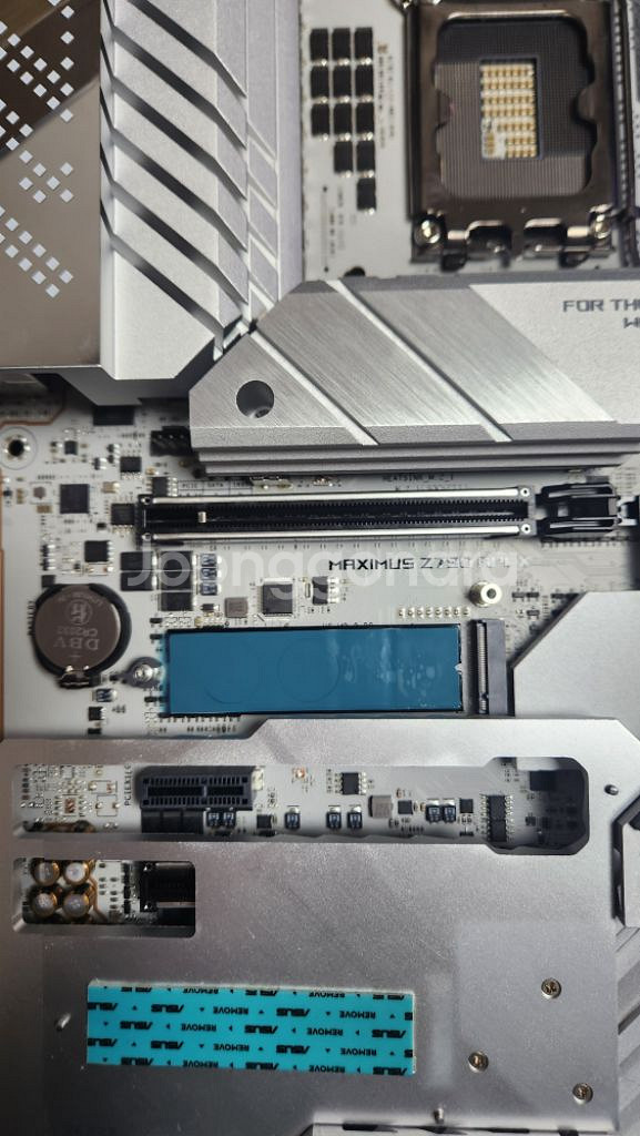 rog maximus z790 apex 화이트--5