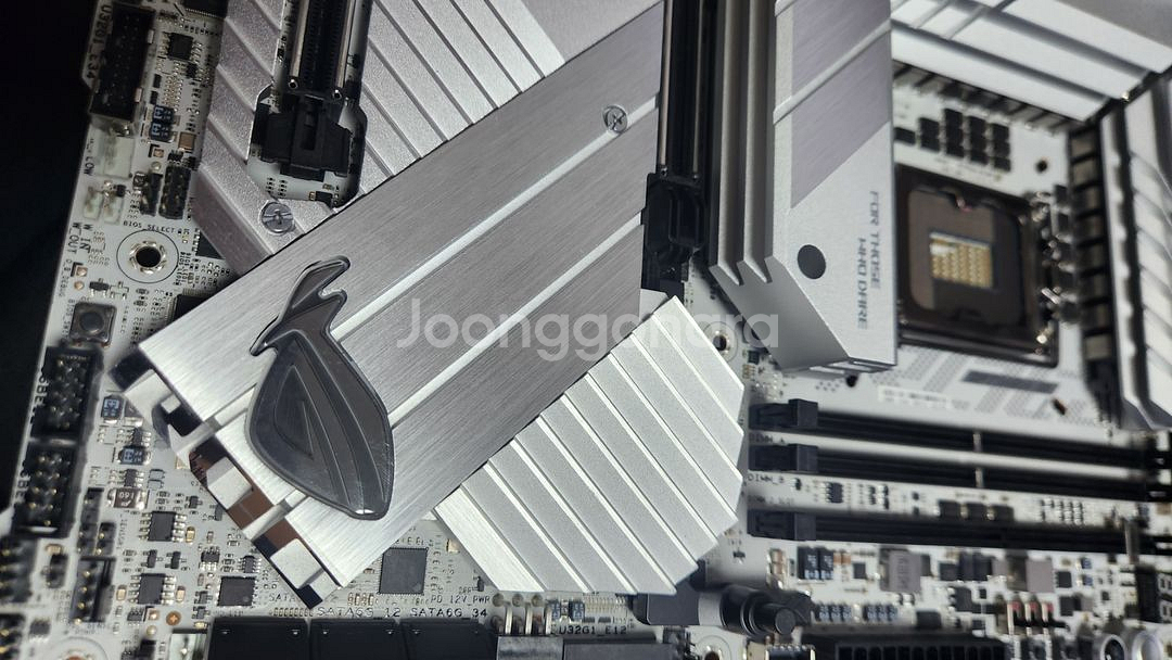 rog maximus z790 apex 화이트--4