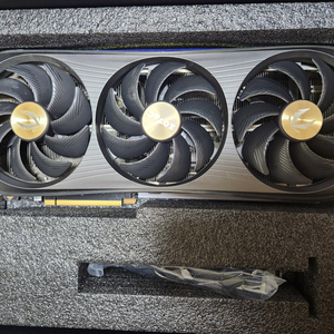 RTX4090 zotac amp extreme airo