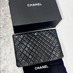 샤넬 클래식 라지 케이스 그레인드 카프스킨