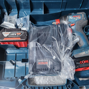 보쉬 18v 충전임팩렌치드라이버 GDX18V-200판매