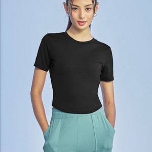 젝시믹스 아이스페더 크롭 숏슬리브 블랙