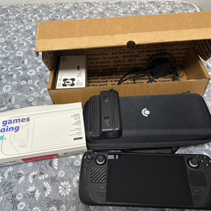 스팀덱(구팀덱) 64GB 풀박스 + 독포함 판매합니다.