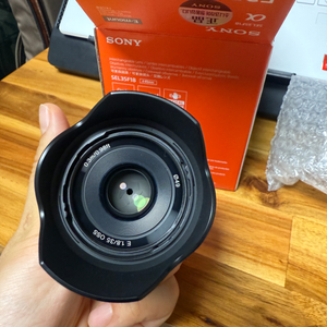 SONY SEL 35mm F1.8 OSS 여친렌즈