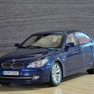 교쇼 BMW E60 5시리즈 545i 다이캐스트