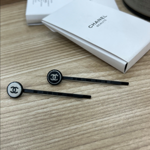 샤넬뷰티 로고 헤어핀 2종 set