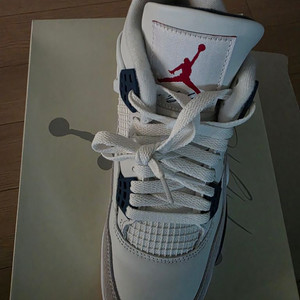 나이키 sb 에어조던 4 농구화 판매합니다.