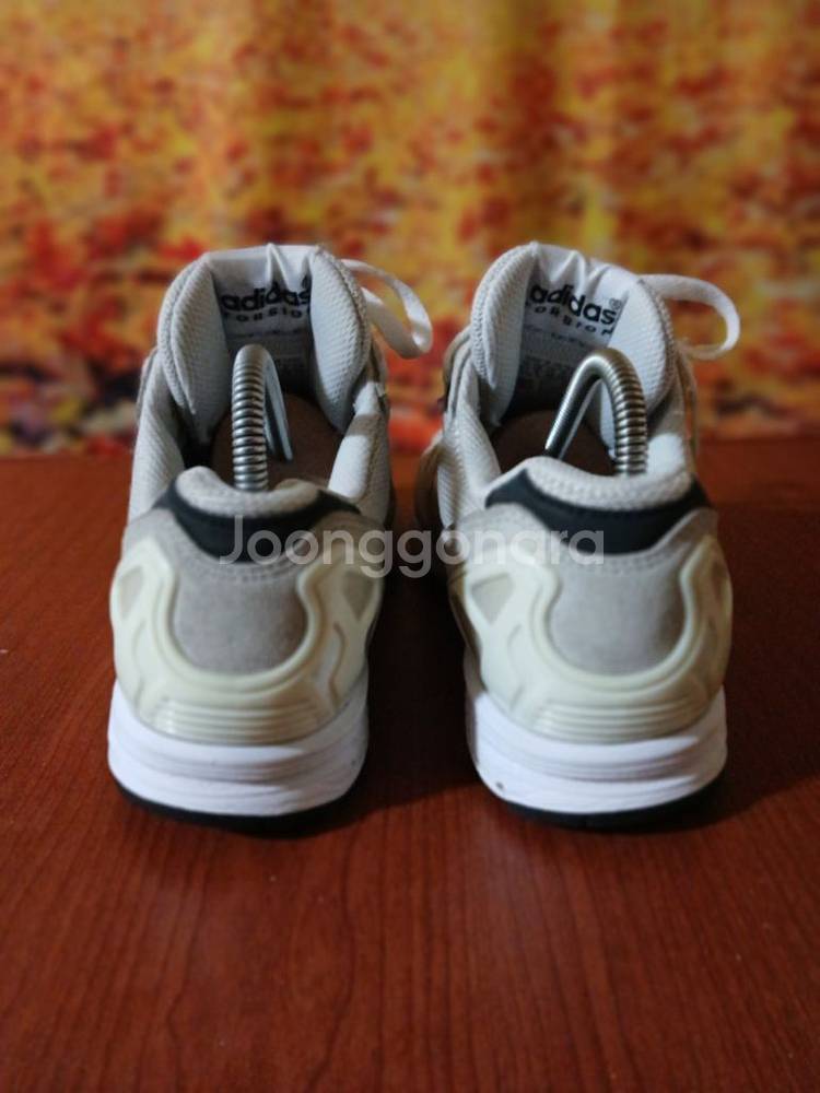 아디다스 ZX8000 여성스니커즈 235--6