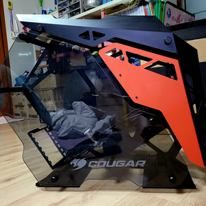 (부천)COUGAR CONQUER 컴퓨터 케이스