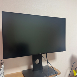 Dell 4k 27인치 모니터 팝니다