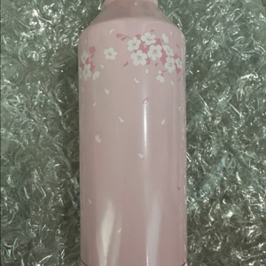 다이소 벚꽃 텀블러 500ml 판매해요.
