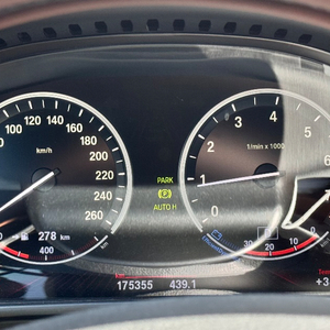 BMW F10 528i 12년식 6WA 계기판 팝니다.
