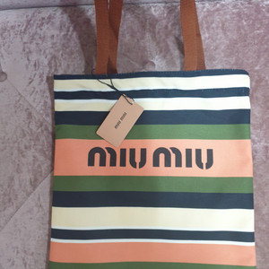 미우미우 에코백