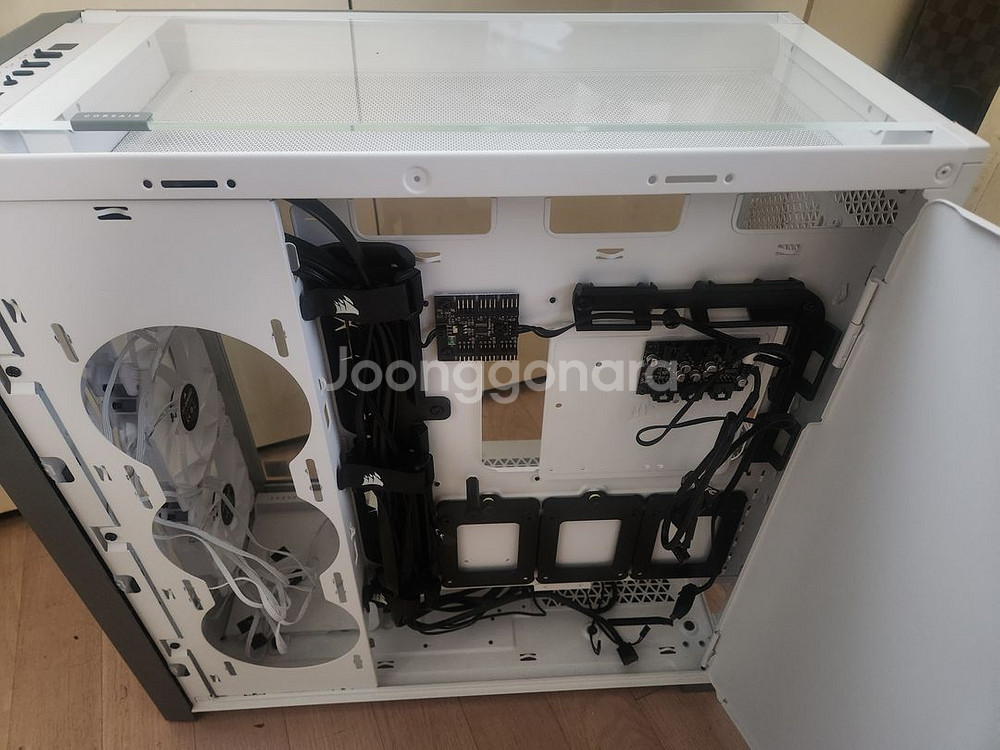 CORSAIR iCUE 5000X RGB (화이트) 팜--4