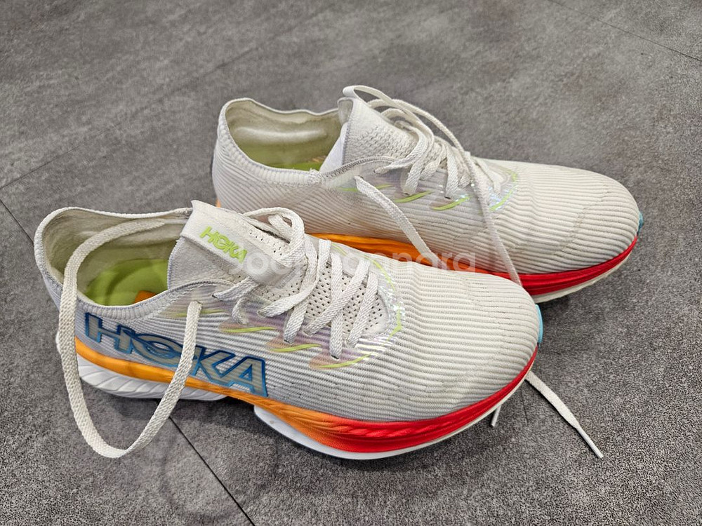 호카 씨엘로 X1 카본 런닝화--0