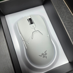 viper v2 pro 화이트