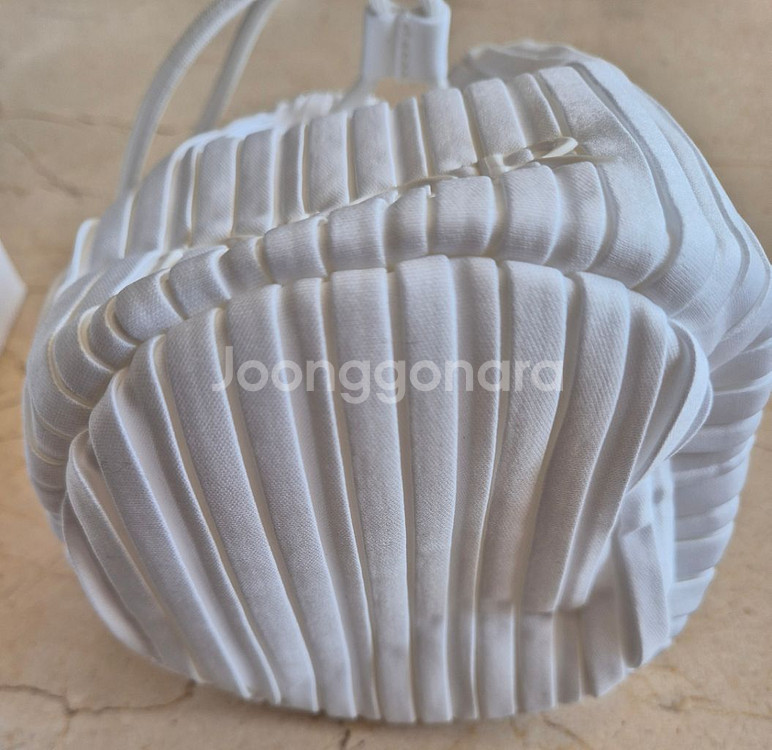 디올 뷰티 화이트 파우치--2