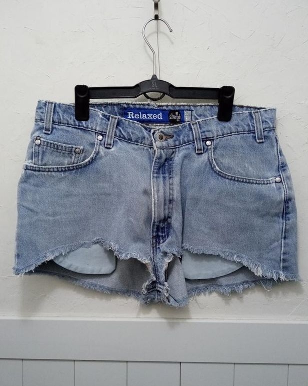 리바이스 숏팬츠 이미지