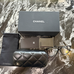 샤넬 로고 안경테 안경 chanel 안경