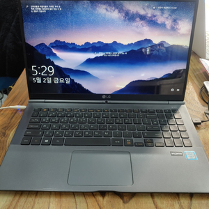 엘지 그램 (15zd960-gx5bk)i5. 6세대