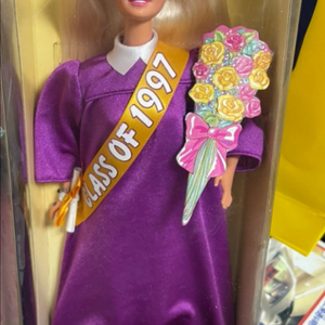 (미개봉새제품)빈티지 바비인형 졸업바비 1997년