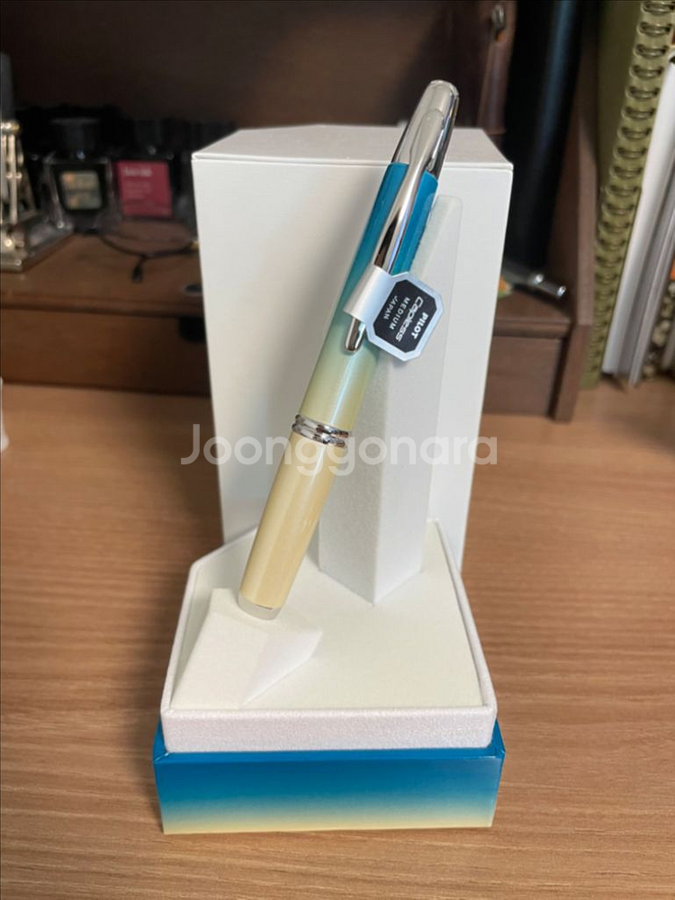 파이롯트 캡리스 씨쇼어 seashore m닙 판매합니다--0